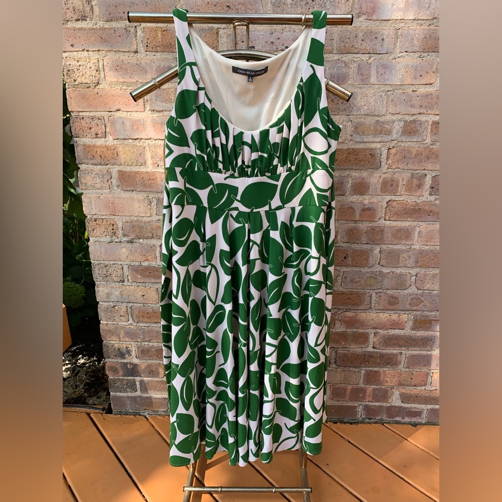 Jones Wear Sleeveless Green & White Fit & Flare Dress, Size 8